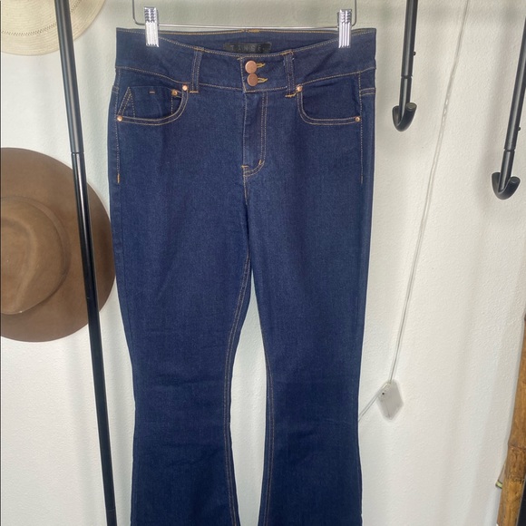 Cropped Bootcut Jeans💙 - Picture 2 of 3